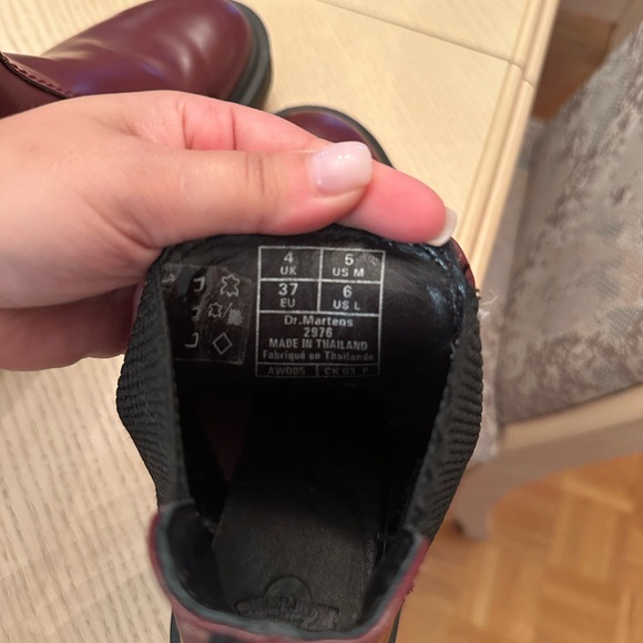 DR MARTENS LEATHER CHELSEA BOOTS - Picture 3 of 8